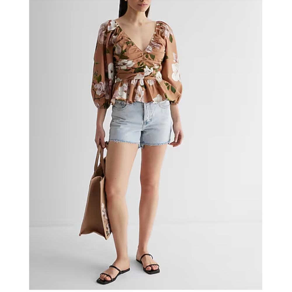 EXPRESS Floral Pleated Peplum Top in Brown Floral Print // XL - Picture 12 of 13